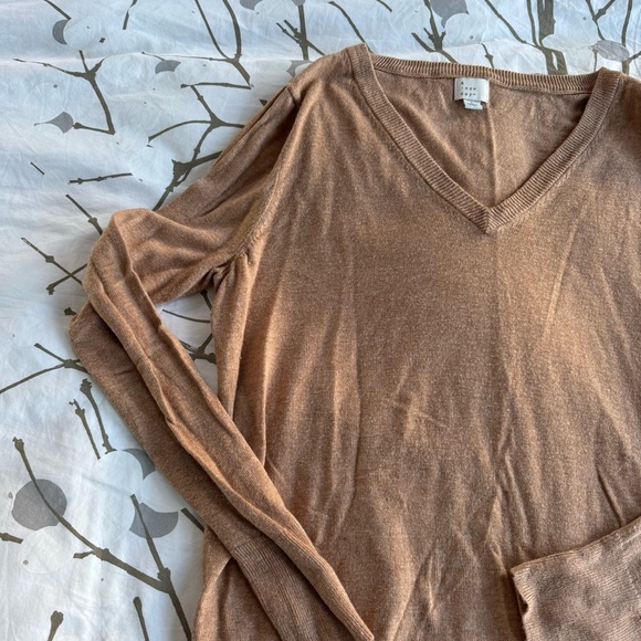 A new day v neck sweater - Picture 3 of 5